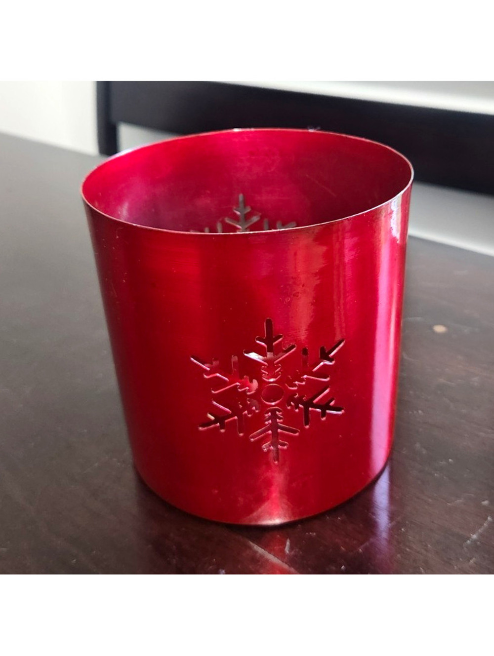 Red Metal Snowflake Candle Holder, Glossy Finish